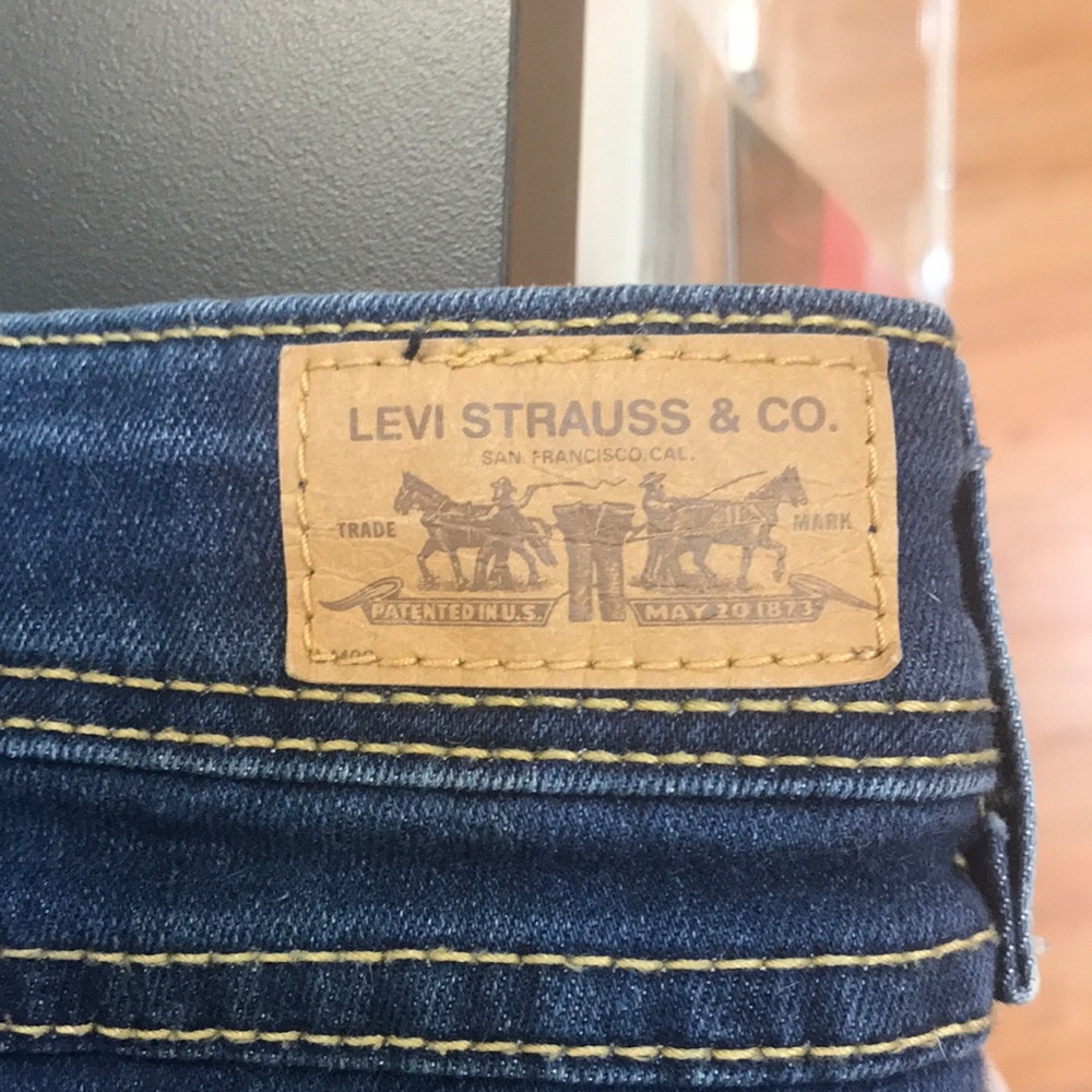 Levi Low Ride Shorts - Picture 5 of 5